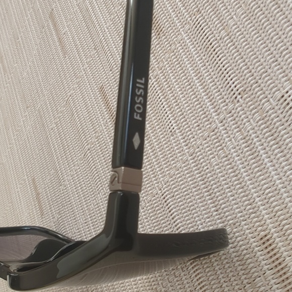 Fossil sunglasses 😎 - Picture 5 of 5